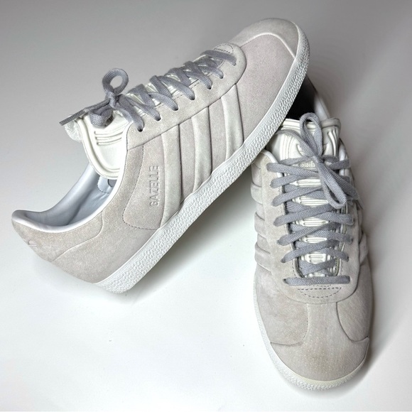 ADIDAS WOMEN’s GAZELLE STITCH AND TURN GRAY / WHITE SHOES Size- 7 - Picture 3 of 10